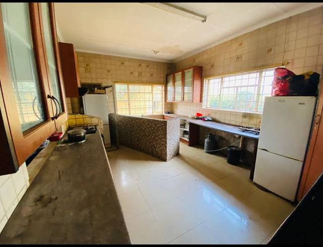 4 BEDROOM HOUSE FOR SALE IN BRIXTON